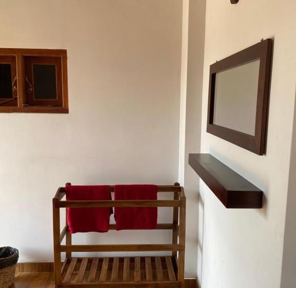 스탠다드 룸, The Serene House