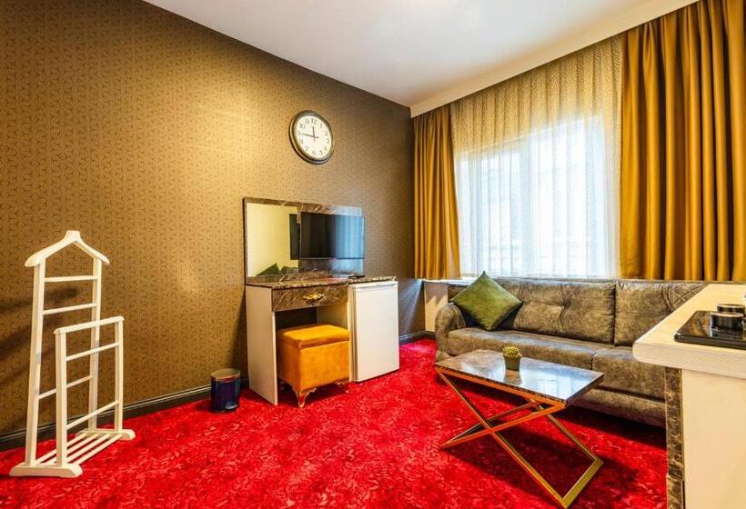 جناح سوبيريور, Sisli Form