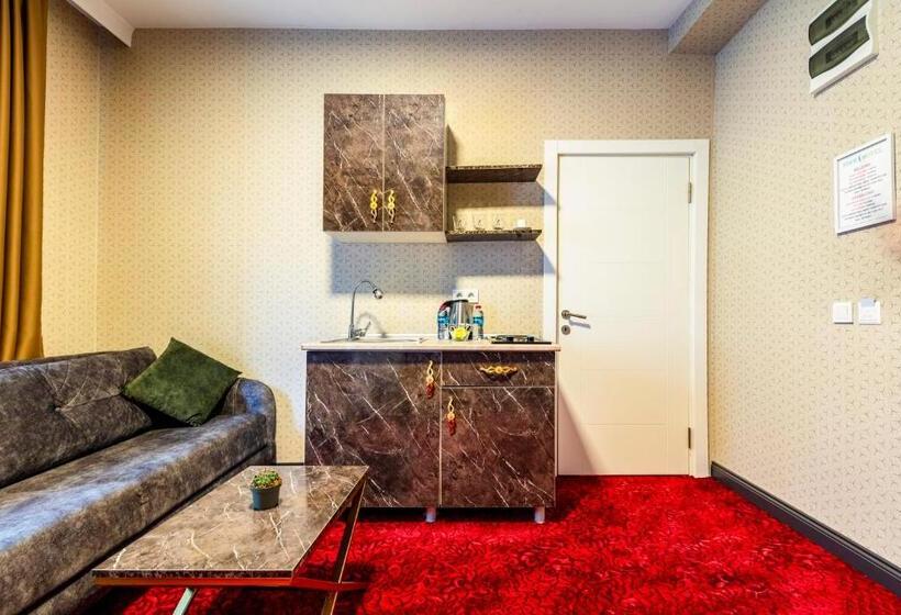 جناح سوبيريور, Sisli Form