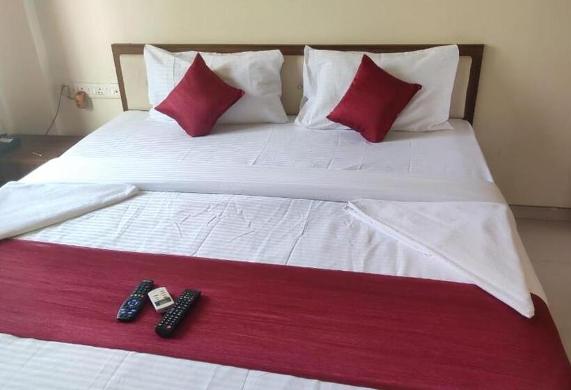 带大床的豪华间, Atithi Service Apartment