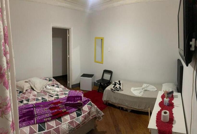 标准三人间, Casa De Praia