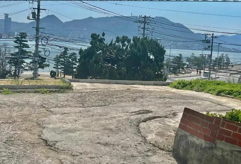 Huoneisto 1 Makuuhuone Terassi, 海峡別荘