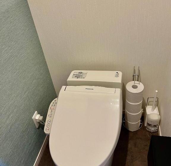 شقة غرفة واحدة, 海峡別荘