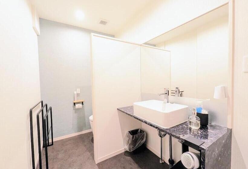 شقة غرفة واحدة, 海峡別荘