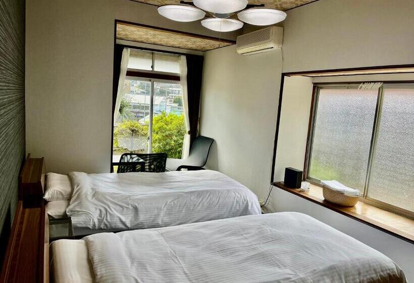 منزل غرفتين نوم, 海峡別荘