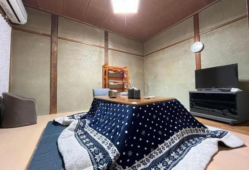Duplex-huone, 福井駅から徒歩2分の1棟貸切民泊 最低限福井駅前