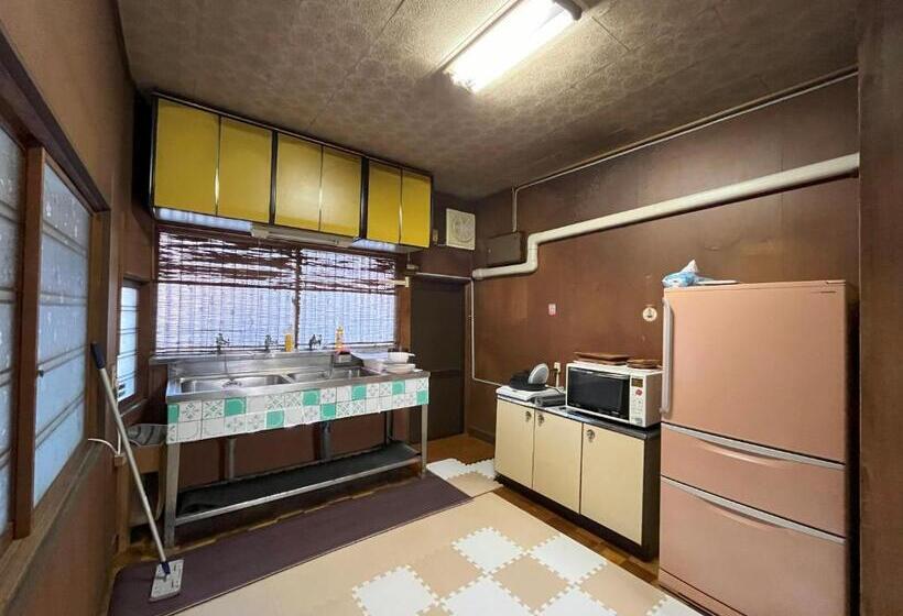 复式房间, 福井駅から徒歩2分の1棟貸切民泊 最低限福井駅前