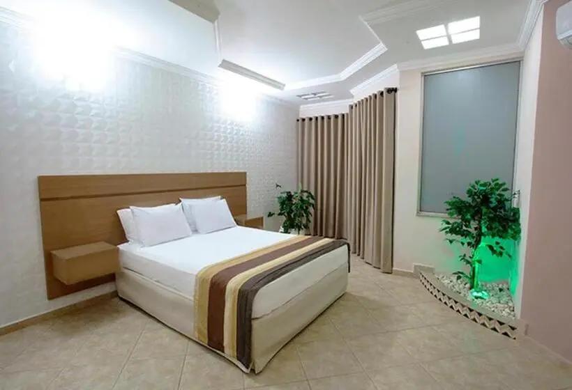 Deluxe-sviitti, Haraam Motel By Drops