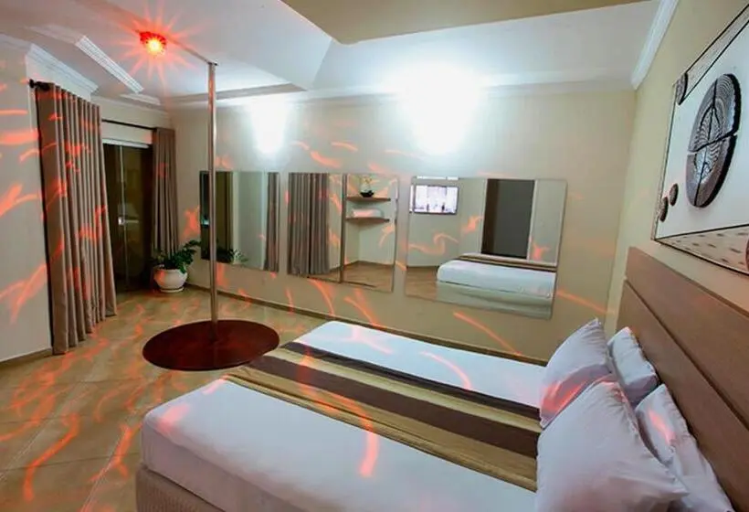 Standard-studio, Haraam Motel By Drops