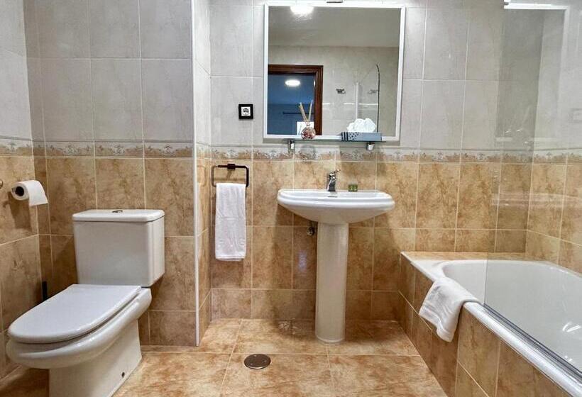 חדר סטנדרט לשלושה, Bicis & Vacas