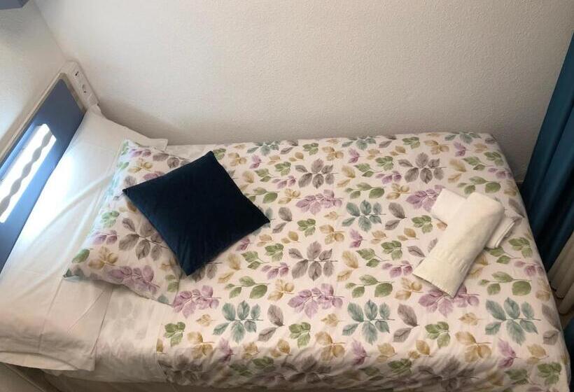 테라스 싱글룸, The Corner Of Dreams