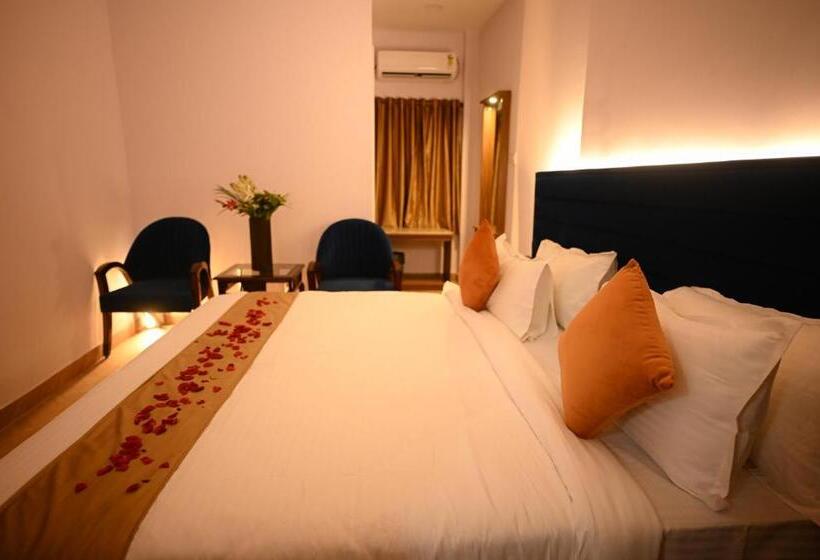 סוויטת ג'וניור נוף לגינה, Ustav