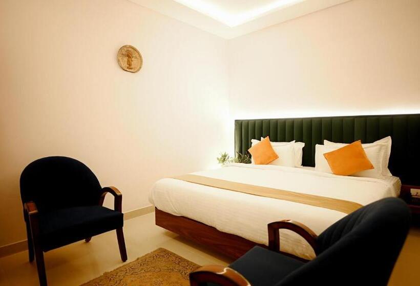 סוויטת ג'וניור נוף לגינה, Ustav