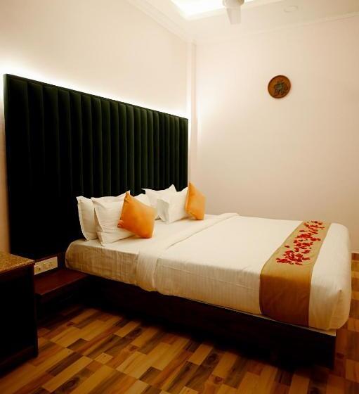 חדר סטודיו סטנדרד, Ustav