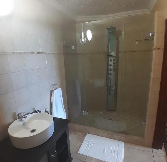 غرفة قياسية حمام مشترك, The Mansion Lodge