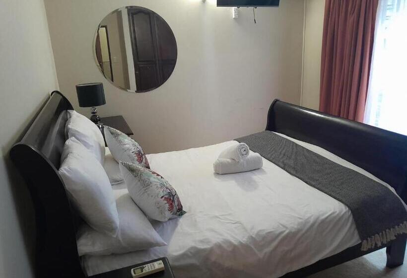 غرفة أساسية, The Mansion Lodge