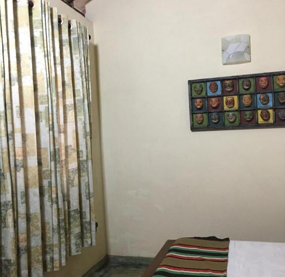 غرفة قياسية, Transit Cabin