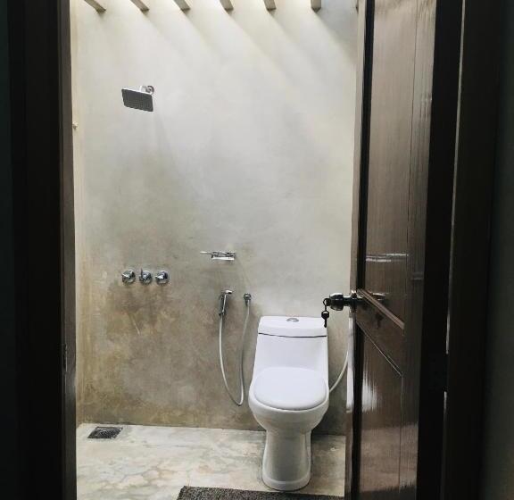 غرفة قياسية, Transit Cabin