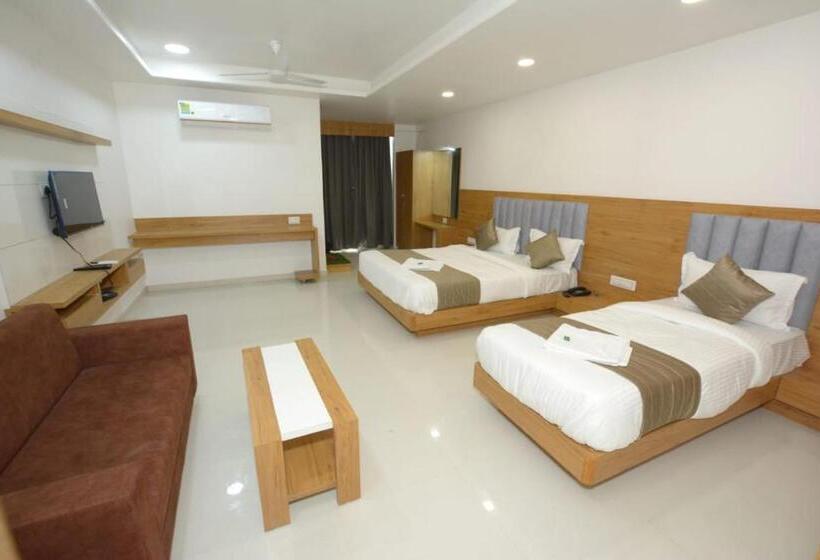 חדר דלוקס לשלושה, Greeen Leaf