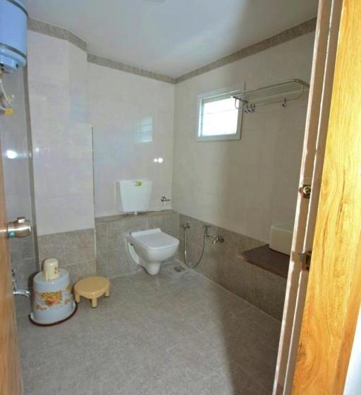 חדר דלוקס לשלושה, Greeen Leaf