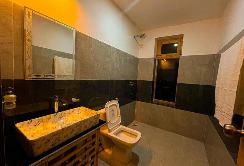 带阳台的豪华间, Karakoram Residency