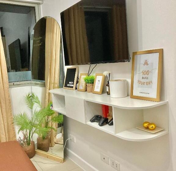 استودیو استاندارد با بالکن, The Residences At Commonwealth Quezon City By Snazzy Staycation