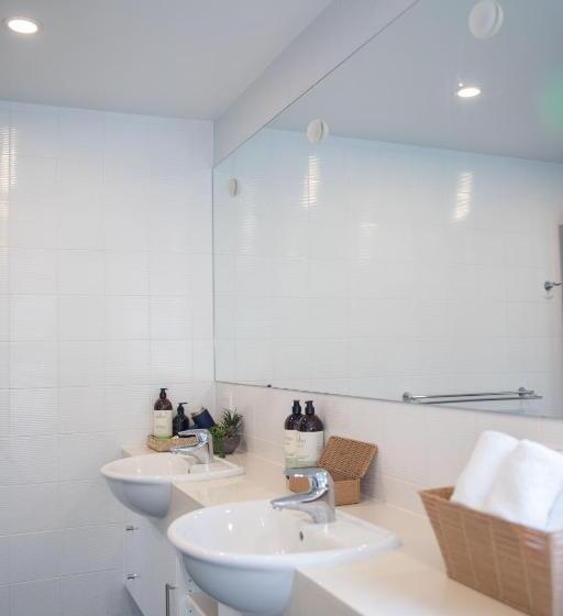 חדר משפחתי נוף לים, Sea View Guest House