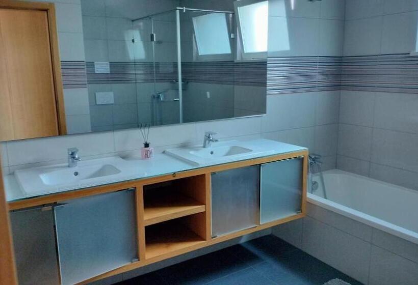 غرفة ديلوكس سرير كينج, Vodolls Guest House