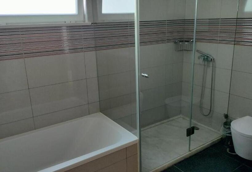 غرفة ديلوكس سرير كينج, Vodolls Guest House