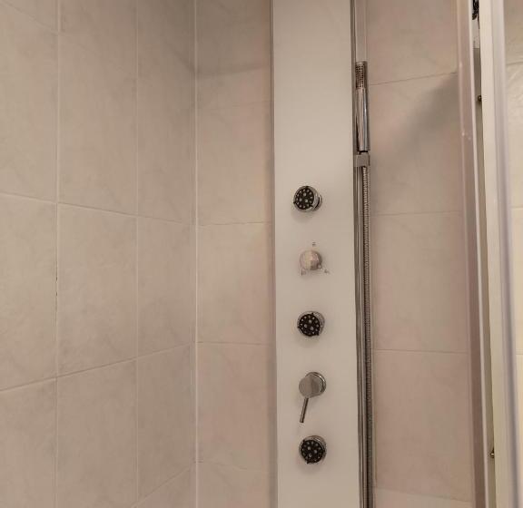 اتاق استاندارد با چشم‌انداز دریاچه, Canales Del Sur 2