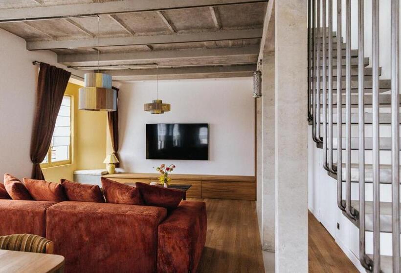 Duplex Suite, Maison Hubert