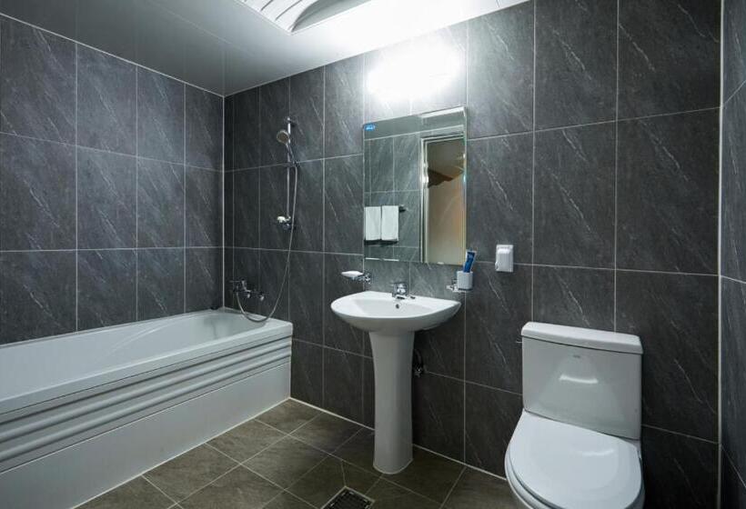 Семейный Номер Deluxe, Buantreehotel Blackhouse