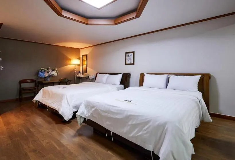 デラックスファミリールーム, Buantreehotel Blackhouse