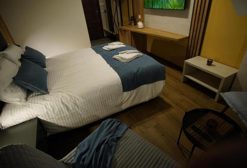 اتاق استاندارد سه نفره, Villa Oskar