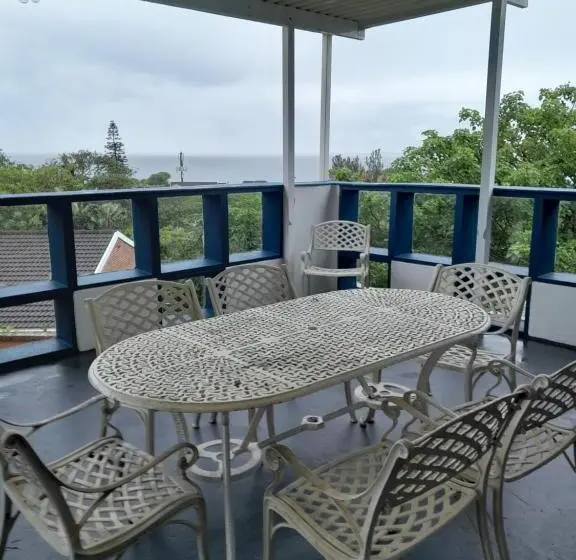 バルコニー付きスタンダードトリプルルーム, Indaba Manor Guesthouse