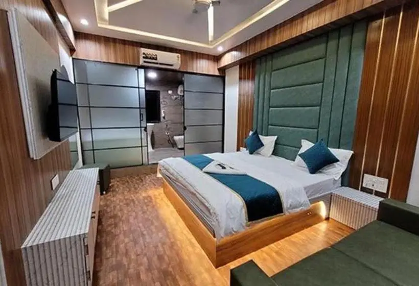 Camera Superiore, Fabhotel Max Nr Aditi Hospital 120m