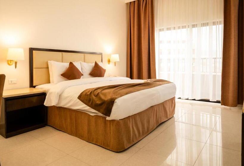 Deluxe Suite Sea View, East