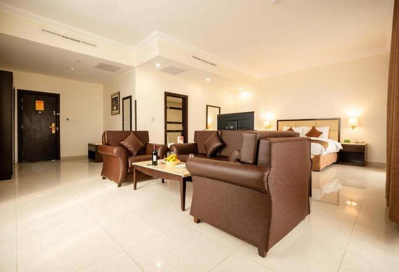 Deluxe Suite Sea View, East