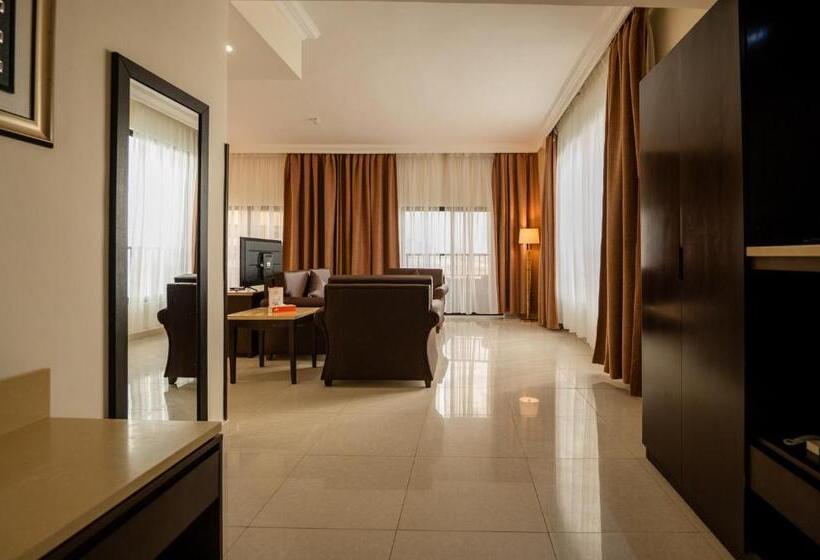 Deluxe Suite Sea View, East