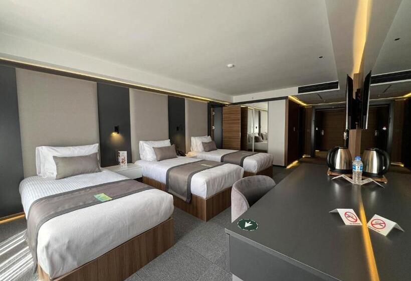 غرفة بريميوم رباعية, Sera Lake Center