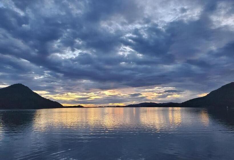 اتاق استاندارد, 鷹とあそべる海辺のカフェ&ゲストハウスことひ