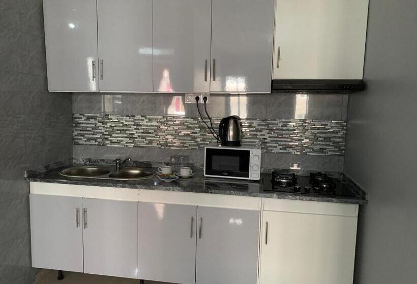 اتاق استاندارد با بالکن, J Martins Apart