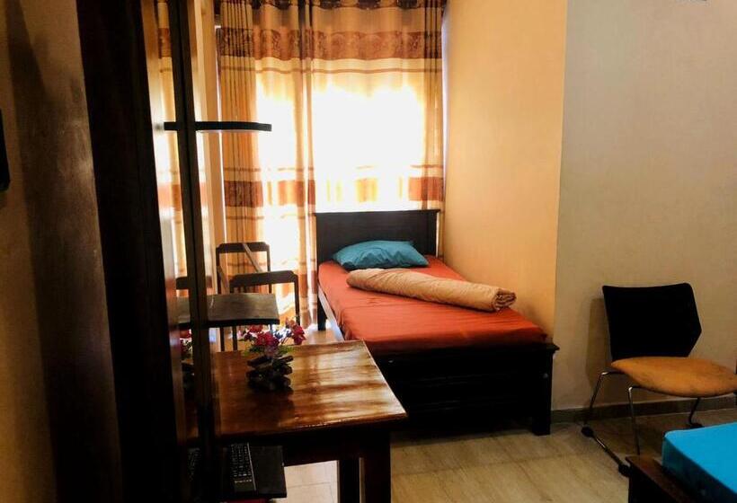 Deluxe Rum, The Nonis Guest