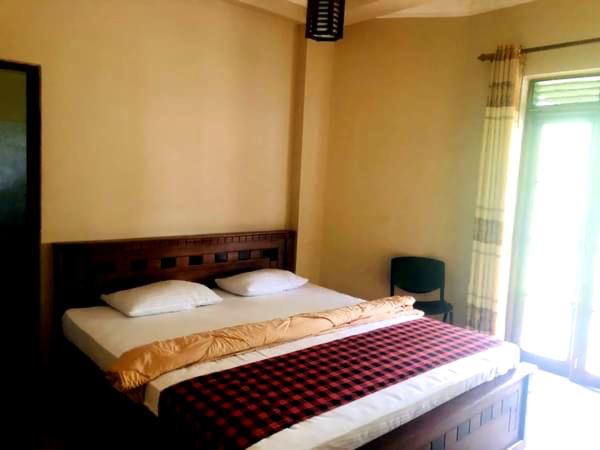 Deluxe Rum, The Nonis Guest