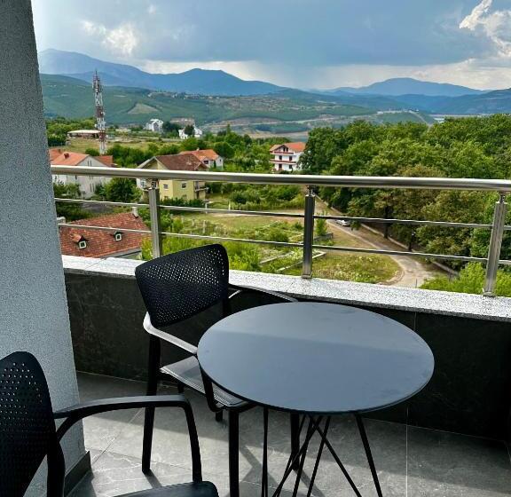 غرفة قياسية سرير كينج, Sky View Hotel & Restaurant