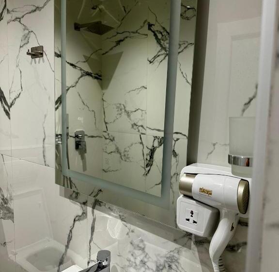 غرفة قياسية سرير كينج, Sky View Hotel & Restaurant