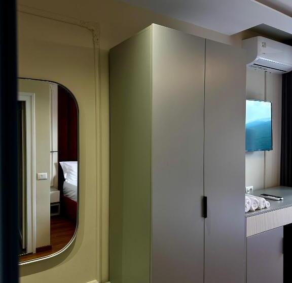 غرفة قياسية سرير كينج, Sky View Hotel & Restaurant