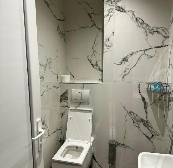 חדר קומפורט לשלושה, Sky View Hotel & Restaurant