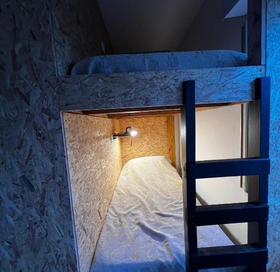 ルームシェアのワンベッド, Travesia Sur Hostel