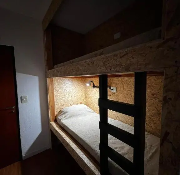ルームシェアのワンベッド, Travesia Sur Hostel